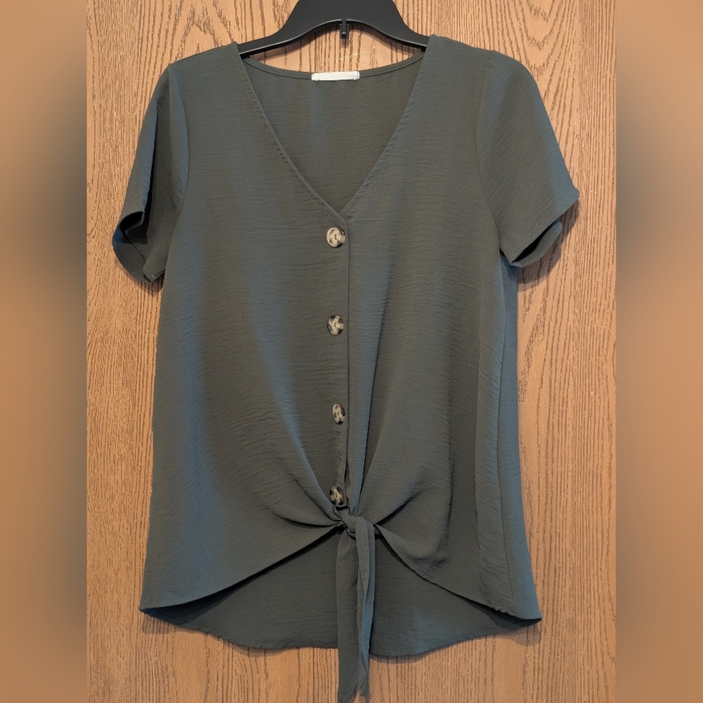 Elegant Green Button-Down Women's Top